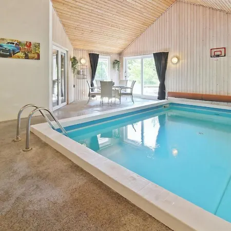 Сasa de vacaciones Thordo - 2-4km From The Sea By Interhome